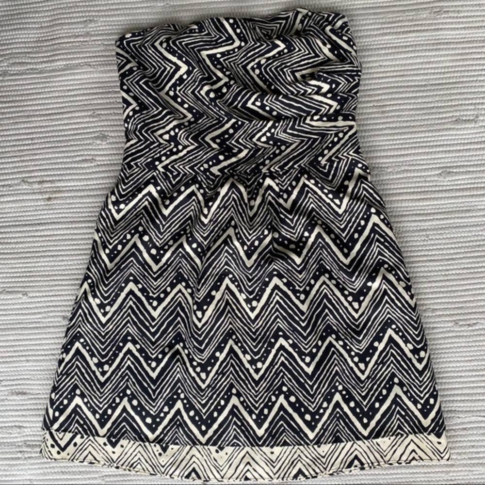 The limited cocktail dress strapless size 14